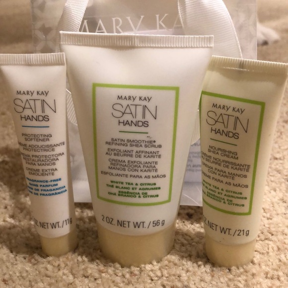 Mary Kay Other - Satin Hands Pamper Set